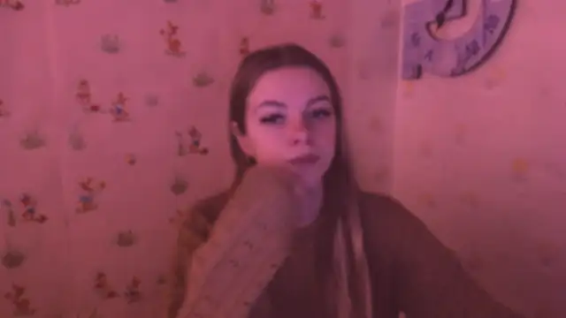 Snapshot of AliceFlirtt_ chatting on 01-27-25, 08:18 AliceFlirtt online show from 01-27-25, 08:18