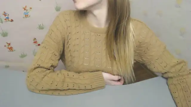 Snapshot of AliceFlirtt_ chatting on 01-27-25, 11:22 AliceFlirtt online show from 01-27-25, 11:22