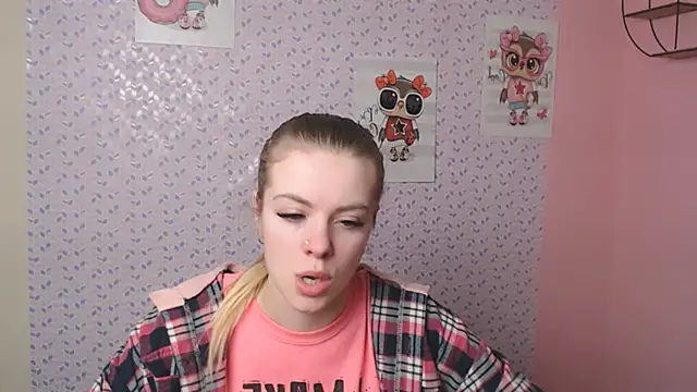 Snapshot of AliceFlirtt_ chatting on 02-04-25, 01:16 AliceFlirtt online show from 02-04-25, 01:16