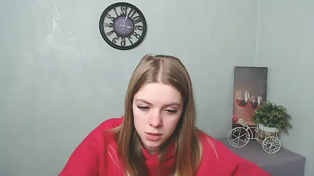 Snapshot of AliceFlirtt_ chatting on 02-19-25, 02:23 AliceFlirtt online show from 02-19-25, 02:23