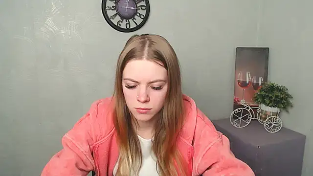 Snapshot of AliceFlirtt_ chatting on 02-26-25, 01:52 AliceFlirtt online show from 02-26-25, 01:52