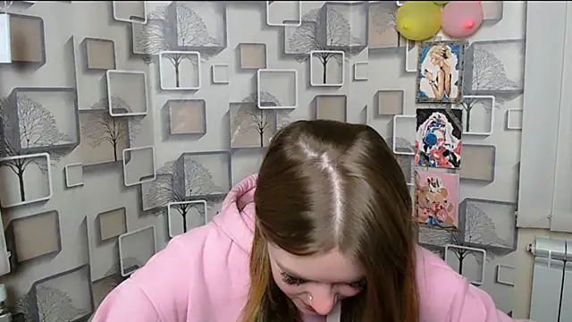 Snapshot of AliceFlirtt_ chatting on 03-03-25, 08:38 AliceFlirtt online show from 03-03-25, 08:38