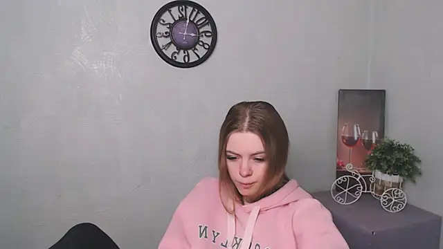 Snapshot of AliceFlirtt_ chatting on 03-04-25, 08:13 AliceFlirtt online show from 03-04-25, 08:13