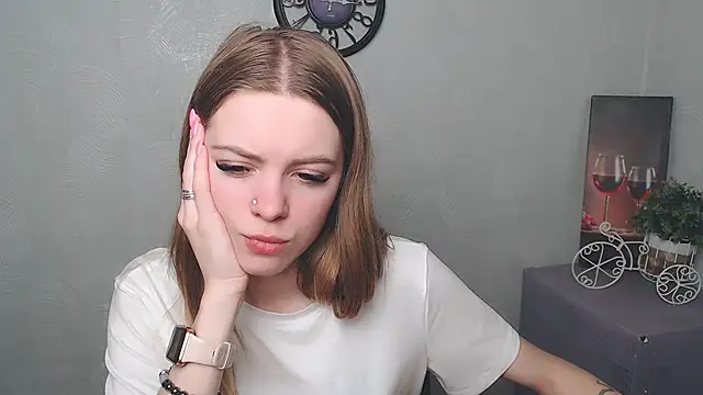 Snapshot of AliceFlirtt_ chatting on 03-11-25, 02:18 AliceFlirtt online show from 03-11-25, 02:18