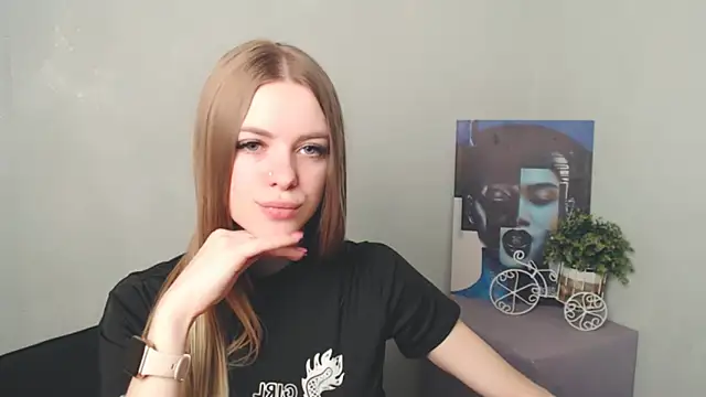 Snapshot of AliceFlirtt_ chatting on 03-19-25, 11:17 AliceFlirtt online show from 03-19-25, 11:17