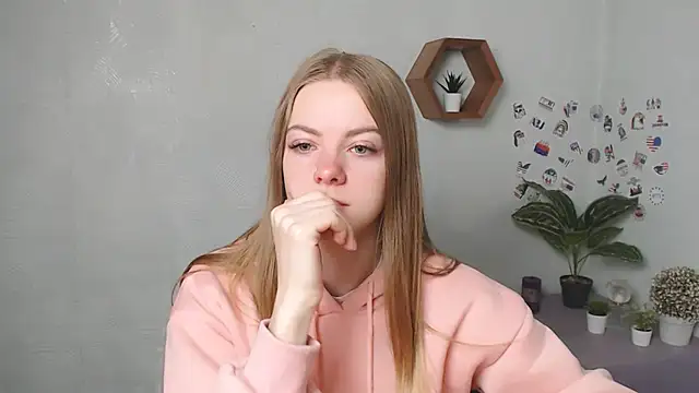 Snapshot of AliceFlirtt_ chatting on 09-26-25, 07:12 AliceFlirtt online show from 09-26-25, 07:12