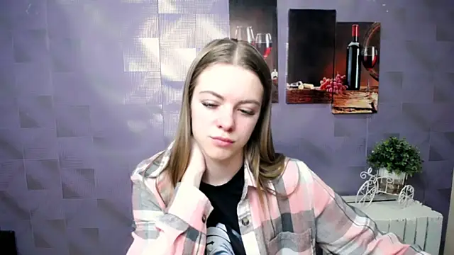 Snapshot of AliceFlirtt_ chatting on 11-06-25, 09:21 AliceFlirtt online show from 11-06-25, 09:21