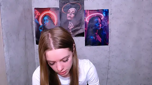 Snapshot of AliceFlirtt_ chatting on 11-13-25, 08:13 AliceFlirtt online show from 11-13-25, 08:13