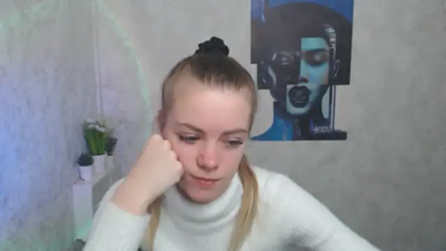 Snapshot of AliceFlirtt_ chatting on 11-14-25, 10:58 AliceFlirtt online show from 11-14-25, 10:58