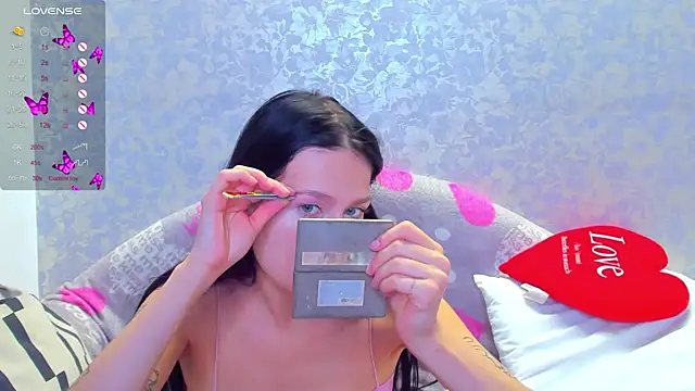 Snapshot of Vanessa_Florence chatting on 10-17-25, 01:20 Vanessa Florence online show from 10-17-25, 01:20
