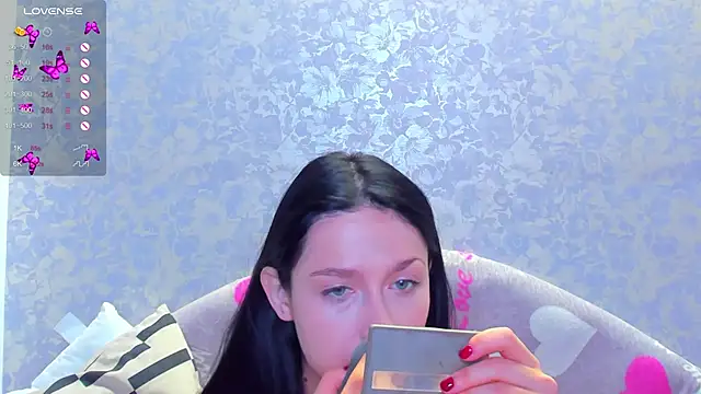 Snapshot of Vanessa_Florence chatting on 10-27-25, 01:31 Vanessa Florence online show from 10-27-25, 01:31