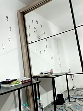 LaraJuicyxx online show from 12-01-24, 09:48
