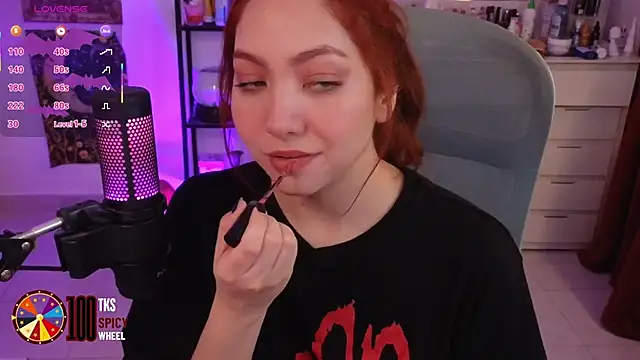 LilyVelvett online show from 10-22-25, 03:51