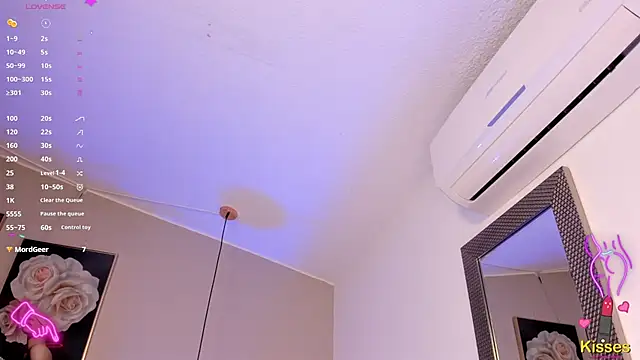 Emma Thompsson online show from 12-19-24, 02:56