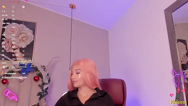 Emma Thompsson online show from 01-09-25, 05:23