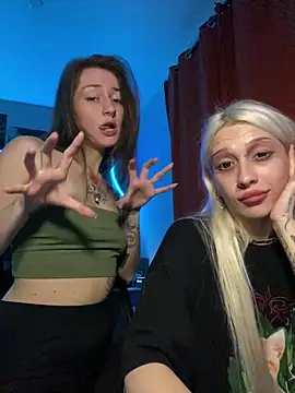 Dooubletroublee online show from 09-11-25, 12:22