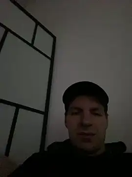 Snapshot of Ricoleckt chatting on 01-05-25, 02:30 Ricoleckt online show from 01-05-25, 02:30