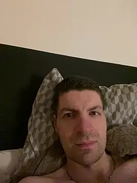 Snapshot of Ricoleckt chatting on 02-17-25, 08:15 Ricoleckt online show from 02-17-25, 08:15