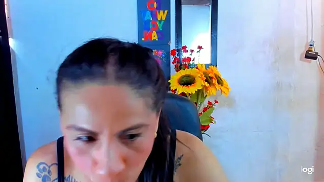 Snapshot of juanblakbigcock chatting on 06-06-26, 04:44 juanblakbigcock online show from 06-06-26, 04:44