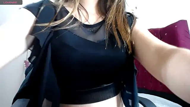 Luna girlhot  online show from 12-18-24, 07:19