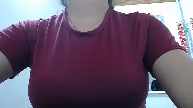 Luna girlhot  online show from 03-12-26, 04:13