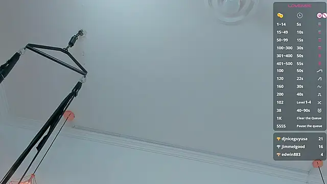 PittAndLunaa online show from 01-10-25, 03:48