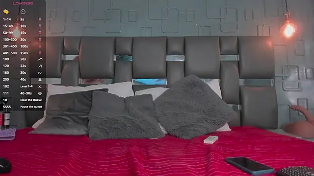 PittAndLunaa online show from 03-08-25, 12:09