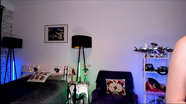 MissAliciaFD online show from 12-16-24, 04:49