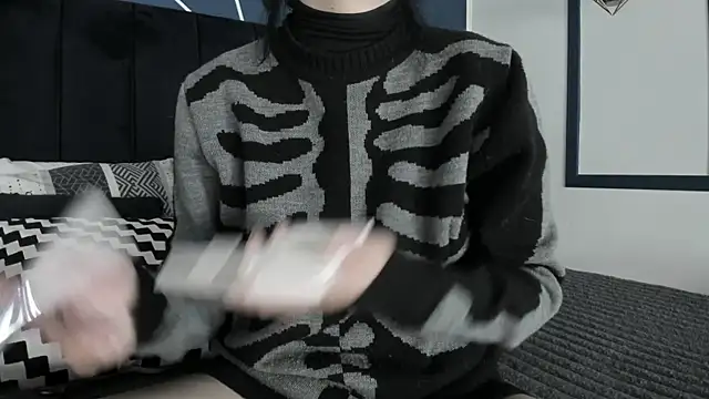 Adeelinee online show from 02-13-25, 07:52