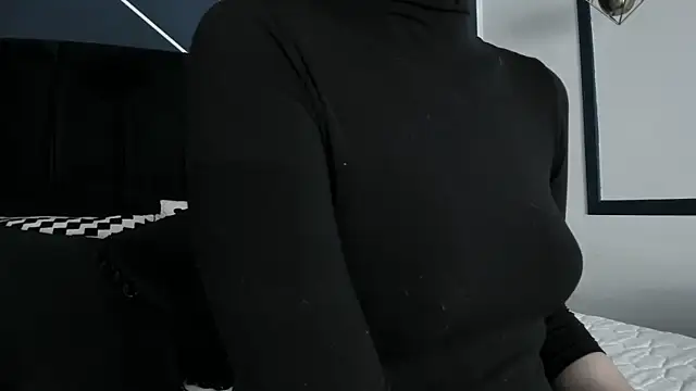 Adeelinee online show from 02-14-25, 07:44