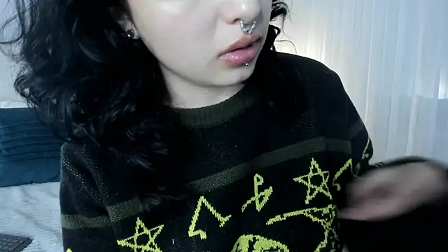 Snapshot of Adeelinee chatting on 03-11-25, 11:04 Adeelinee online show from 03-11-25, 11:04