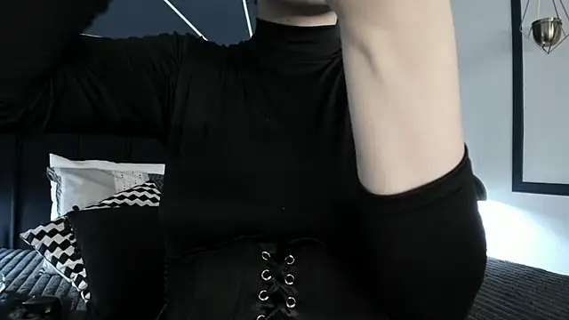 Adeelinee online show from 03-19-25, 07:38