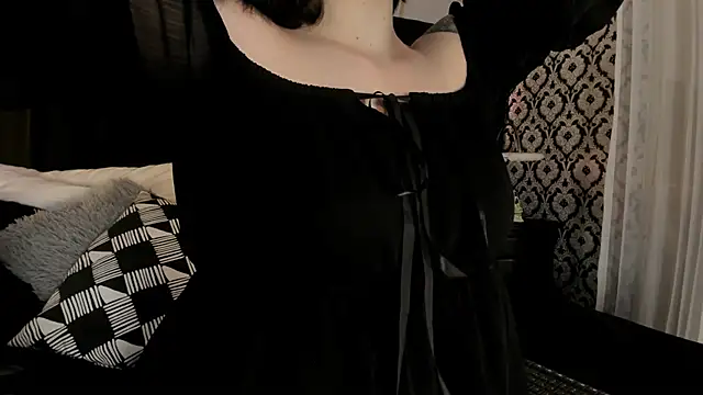 Snapshot of Adeelinee chatting on 11-22-25, 07:46 Adeelinee online show from 11-22-25, 07:46