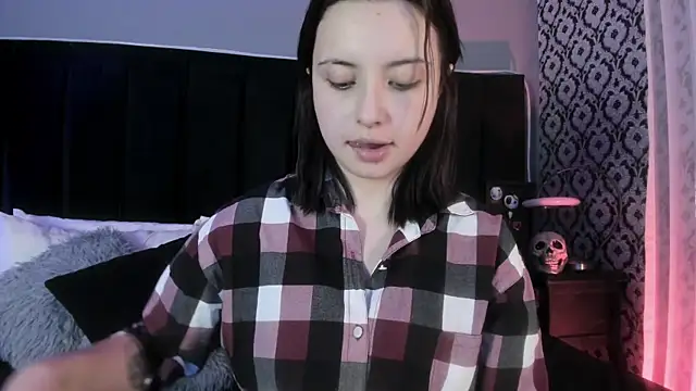 Adeelinee online show from 03-28-26, 08:19