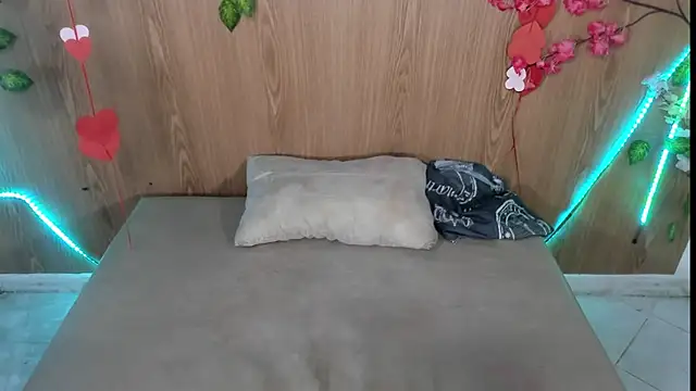 jenelotizz06 online show from 10-18-25, 01:08