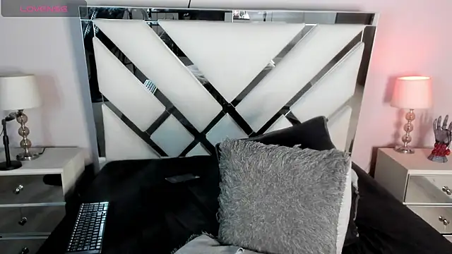 AnyyJones online show from 02-27-25, 11:04