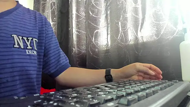 samantha  wilson online show from 11-14-25, 01:54