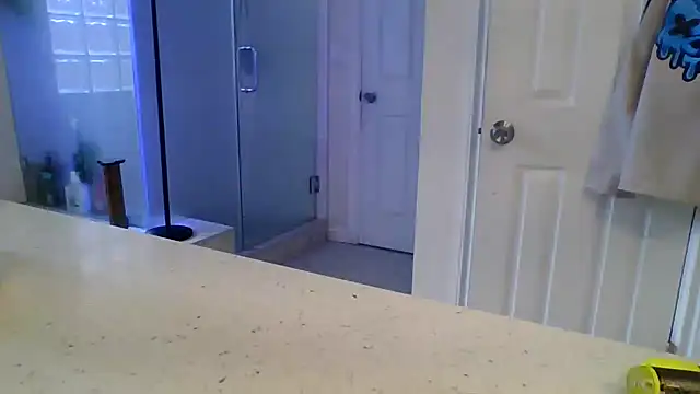 El Gizmo online show from 04-14-26, 06:25