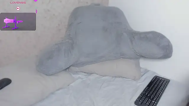 hanna lee02 online show from 12-20-25, 12:12