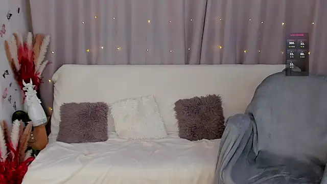 LisaMooore online show from 01-06-25, 12:59