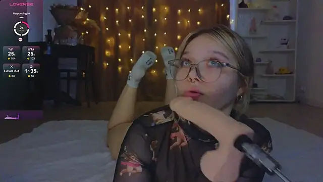 Snapshot of May_aster chatting on 03-05-25, 06:12 May aster online show from 03-05-25, 06:12