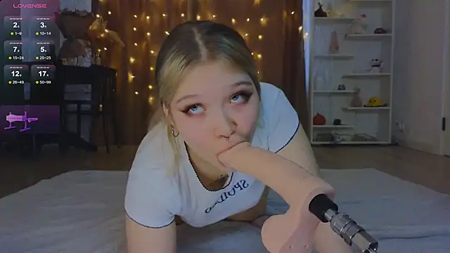 Snapshot of May_aster chatting on 03-07-25, 05:08 May aster online show from 03-07-25, 05:08