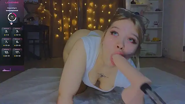 Snapshot of May_aster chatting on 03-10-25, 05:11 May aster online show from 03-10-25, 05:11