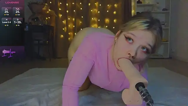 Snapshot of May_aster chatting on 03-11-25, 02:10 May aster online show from 03-11-25, 02:10