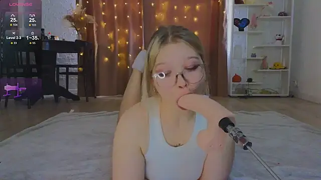 Snapshot of May_aster chatting on 03-17-25, 05:23 May aster online show from 03-17-25, 05:23