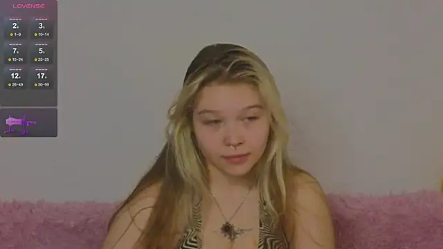 Snapshot of May_aster chatting on 10-24-25, 05:59 May aster online show from 10-24-25, 05:59