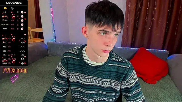 Aaron Boom online show from 10-27-25, 12:26