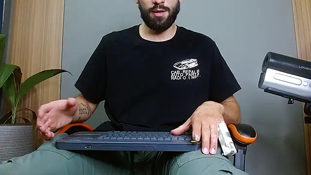 Mr WhiteCock online show from 10-28-25, 11:18