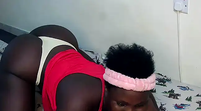 Snapshot of queen_lov chatting on 03-16-25, 08:10 queen lov online show from 03-16-25, 08:10