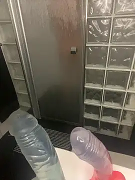 Snapshot of QueenMelissa80 chatting on 10-20-25, 05:13 QueenMelissa80 online show from 10-20-25, 05:13